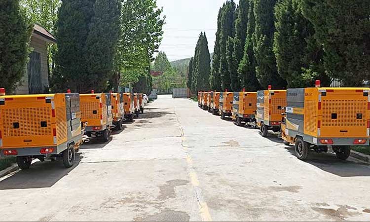 北京物業公司引進一大批小型多功能高壓清洗車