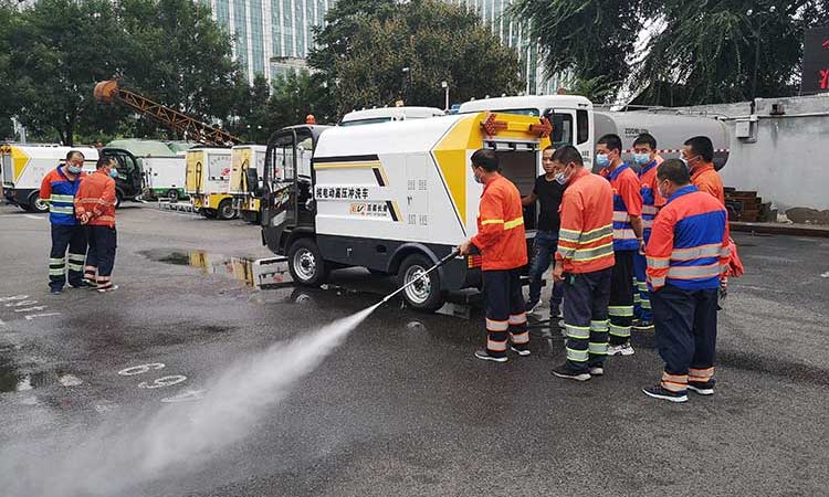 四輪高壓清洗車手持高壓水槍測試 高壓清洗車