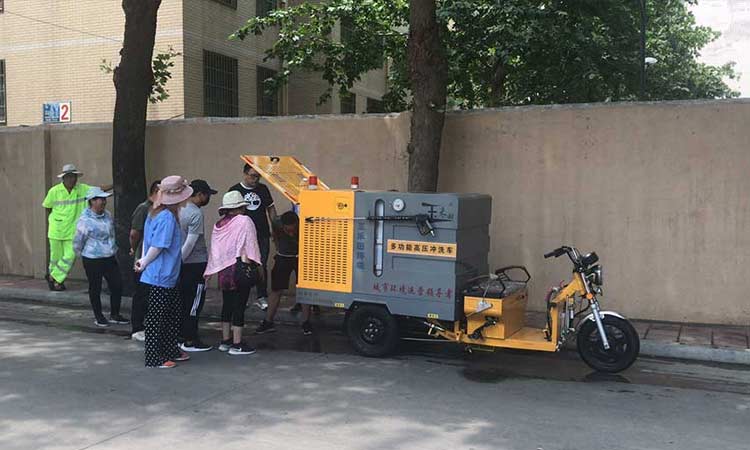 電動三輪高壓清洗車質量信得過，繼續發貨