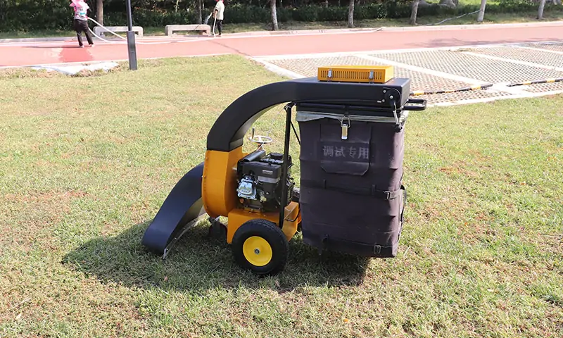 手推式強力吸葉機:提升清潔效率的綠化利器