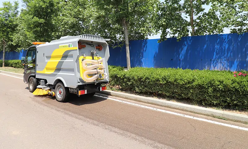 純電動洗掃車：引領(lǐng)綠色道路清潔新時代，顛覆傳統(tǒng)洗掃模式！