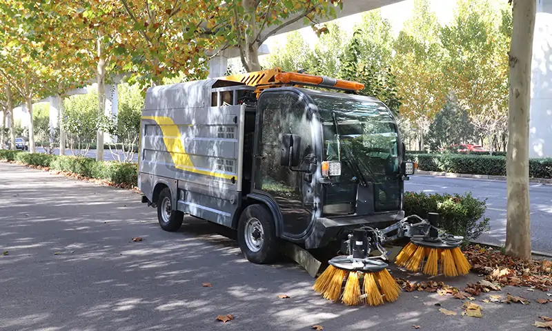 新能源樹葉收集車:高效、環保的環衛新選擇