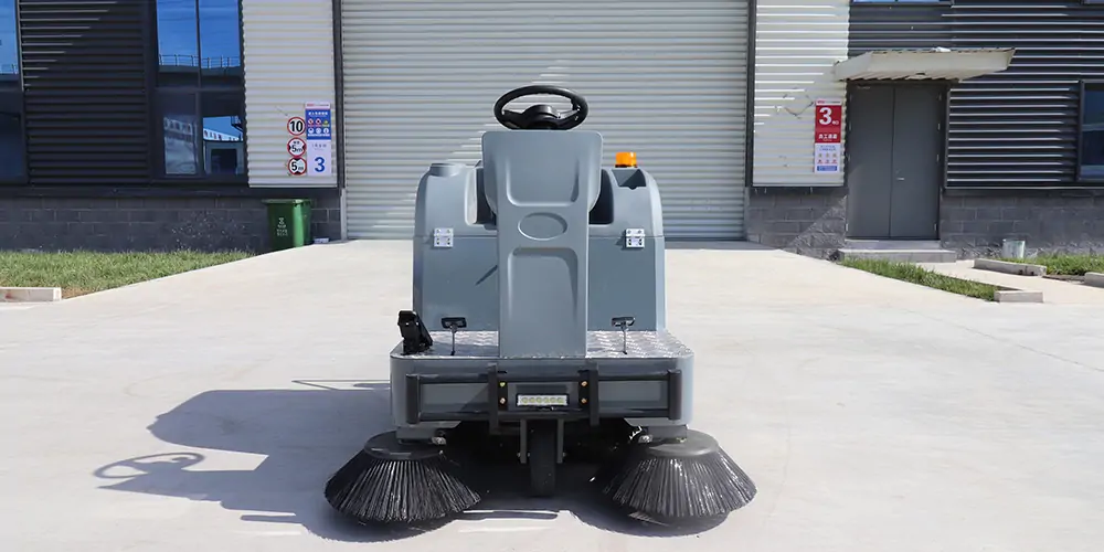 純電動清掃車:多場景清潔的高效解決方案