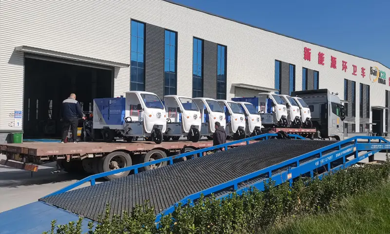 三輪多功能高壓清洗車交付客戶現場 小型化、多功能、易操作成亮點